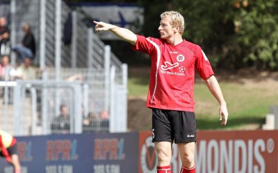 Viktoria Köln unschlagbar - Velbert holt ersten Sieg