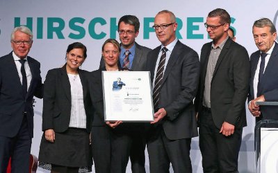 DFB-Präsident Wolfgang Niersbach verleiht Julius Hirsch Preis