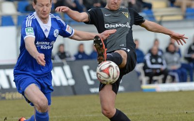 Spannung an der Tabellenspitze: Aachen 2:2 gegen Lotte - Verfolger Gladbach siegt