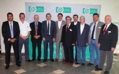 Wolfgang Niersbach und Robin Dutt zeichnen fünf Niederrheiner im „Club 100“ aus