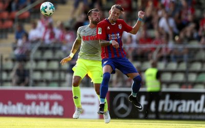 Regionalliga-Torshow: Viktoria verfolgt Uerdingen - Uhlig wird RWE-Vorsitzender