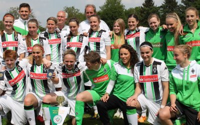 Zum Meisterteam gereift: Borussias Fußballerinnen feiern Regionalliga-Titel