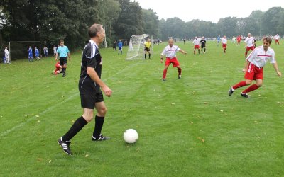 Ü 60- und Handicap-Fußballer bereichern Westdeutsche Meisterschaft