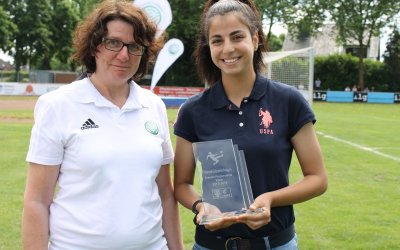 22 Treffer: Sarah Abu Sabbah als beste Torjägerin der Regionalliga West ausgezeichnet