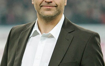 Viktoria Köln verpflichtet Trainer Wolfgang Jerat