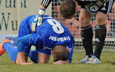 Erfolgsserie von Spitzenreiter Lotte gegen Oberhausen gerissen - Pleiten für Hüls und MSV