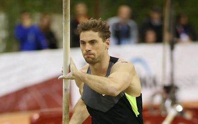 Stabhochsprung-Ass Björn Otto in Düsseldorf top - Sieg mit 5,90 Meter 