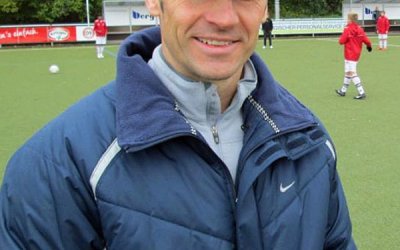 Ex-Profi Zdebel trainiert D-Jugend des SV Bergisch-Gladbach