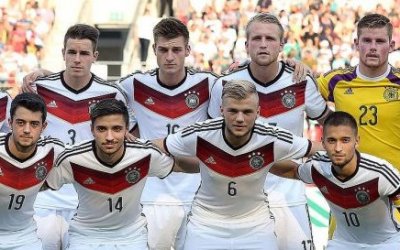 Deutsche U 21-Fußballer wollen über Essen zur EM