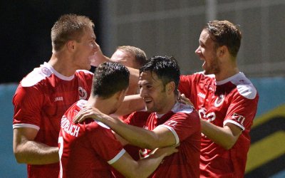 Treffer in der Torshow: Viktoria Köln und Dortmund in Lauerstellung - Essen siegt deutlich